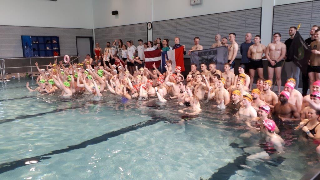 24 Stunden Schwimmen für Soldatentumorhilfe - HSU